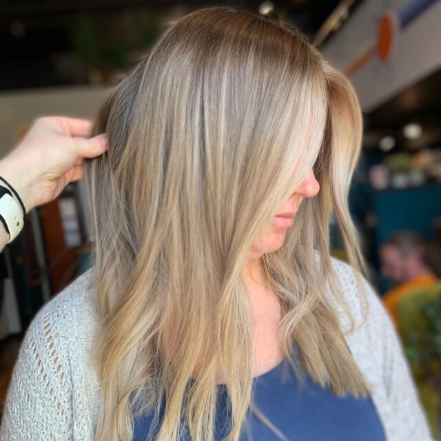 3.5 Hour Color and Cut by level 4A #LoxStar @_hairbycori_ 💚

💫
💫
💫
💫
💫
💫
💫

#iHeartLox
#loxsalon 
#oldcityknox 
#knoxvillesalon 
#knoxvillehair