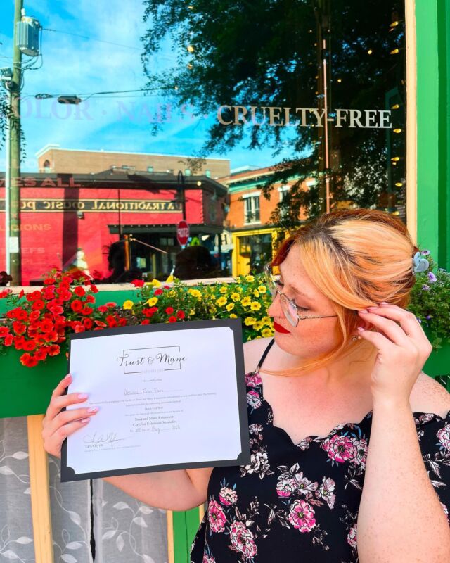 Congratulations to our newest hand-tied extensions specialists @red_head_des, @hairbykingdom, @coloredbypippa, and @beautybyidaly! 💫

Thank you again to @trustandmaneextensions for your expertise and training. 💚

At Lox, we’re always striving to learn more and bring the best of beauty to our guests. We’ll continue to strive for excellence in order to make you look and feel great. 

•
•
•
•

#loxsalon
#iheartlox
#trustandmane
#knoxvilleextensions
#knoxvilleextensionspecialist
#handtiedextensions 
#oldcityknox
#lovedowntownknox