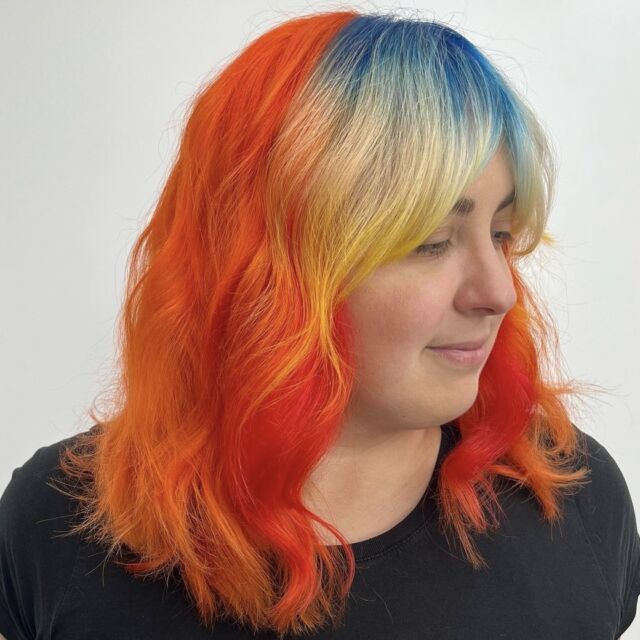 Nothing like a vivid color transformation 😍 Swipe to slides four and five to see the before!

Need a little magic worked on your hair the way @_HairbyCori_ did for this guest? Give us a call at 865.523.5569 or send us a message via Instagram to book your free consultation! 

•
•
•
•
•
•

#loxsalon 
#iheartlox 
#loxstar 
#knoxvillesalon 
#colorcorrection 
#rainbowhair 
#pulpriothair 
#pulpriotisthepaint